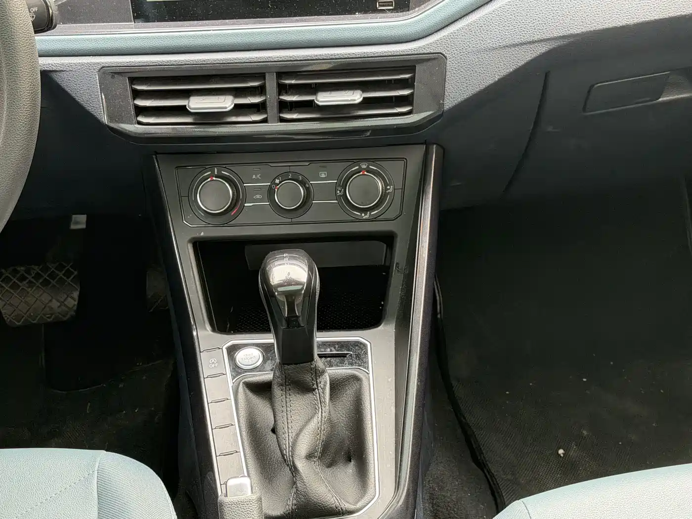 Volkswagen Lavida 2023 Xinrui 1.5L Auto Xinyi Edition фото 13