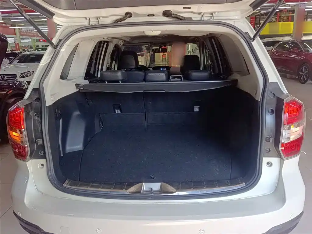 Subaru Forester 2013 2.5i Automatic Luxury Edition фото 19