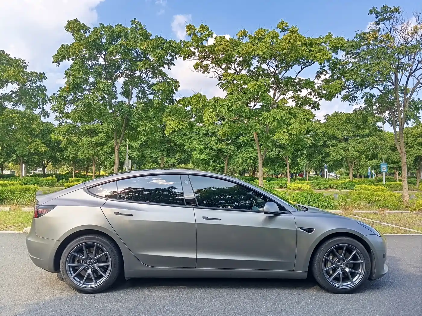 Фото 10 - Tesla Model 3
