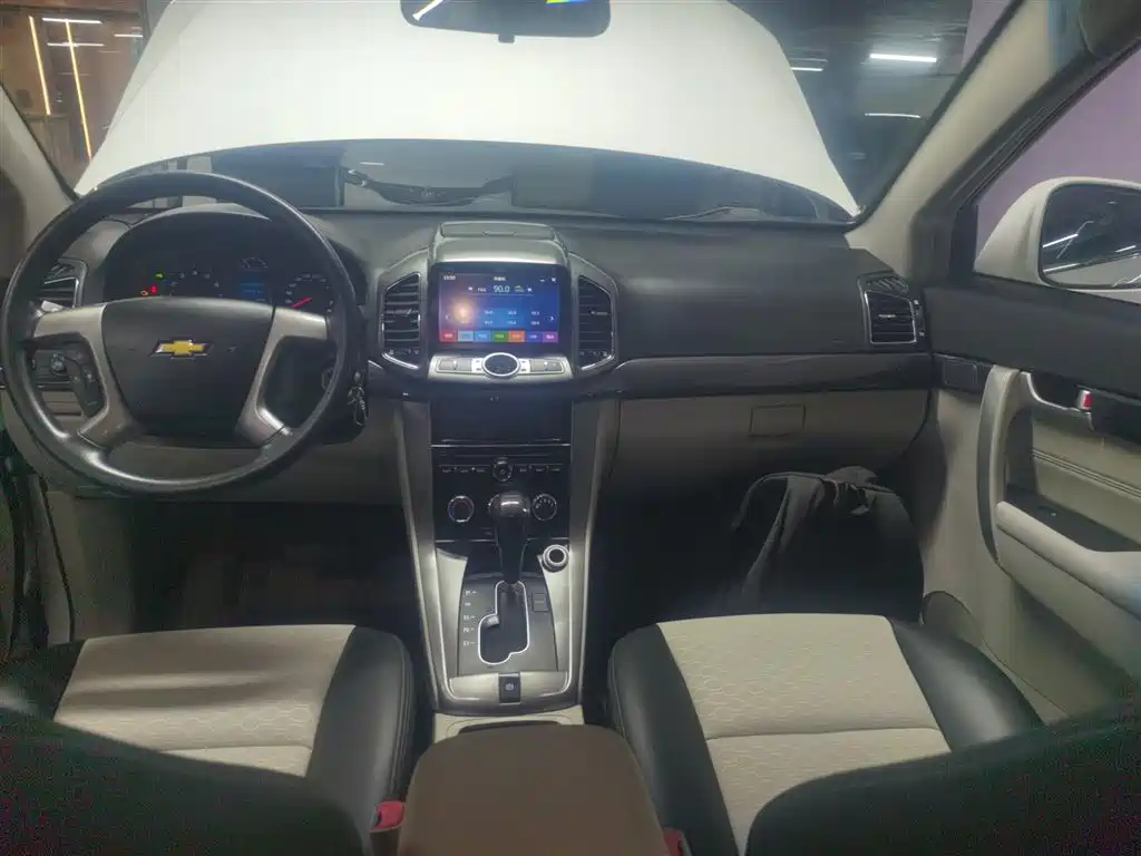 Chevrolet Captiva 2015 2.4L 2WD Urban Edition 5-seater фото 13
