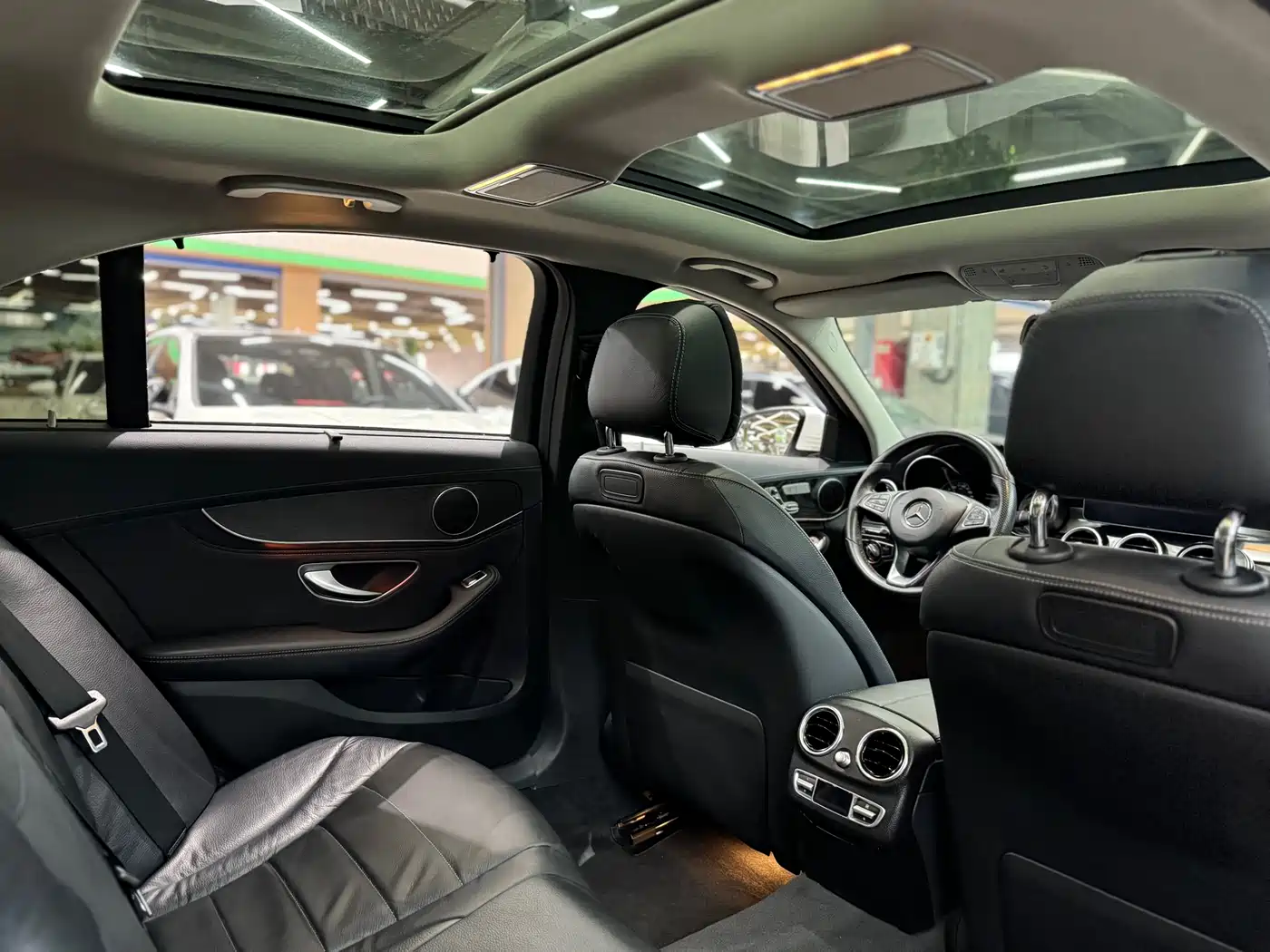 Mercedes-Benz C-Class 2015 C 300 L Sport фото 27