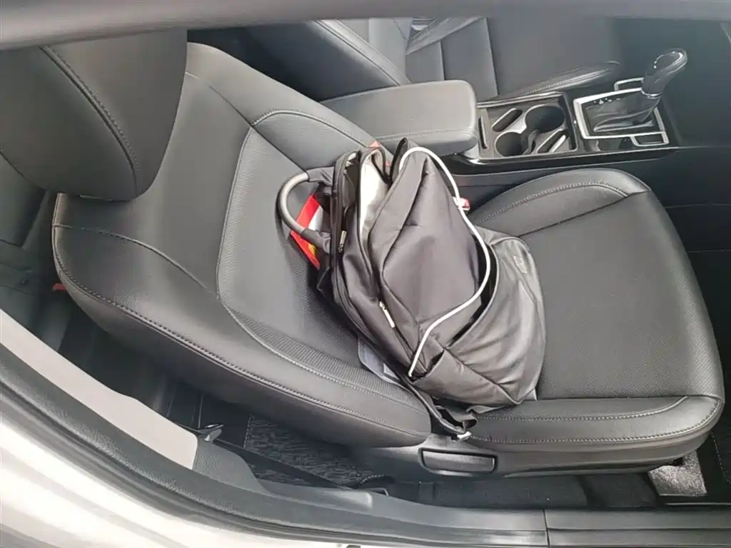 Hyundai Mistra 2014 1.8L Auto Smart GLS фото 25