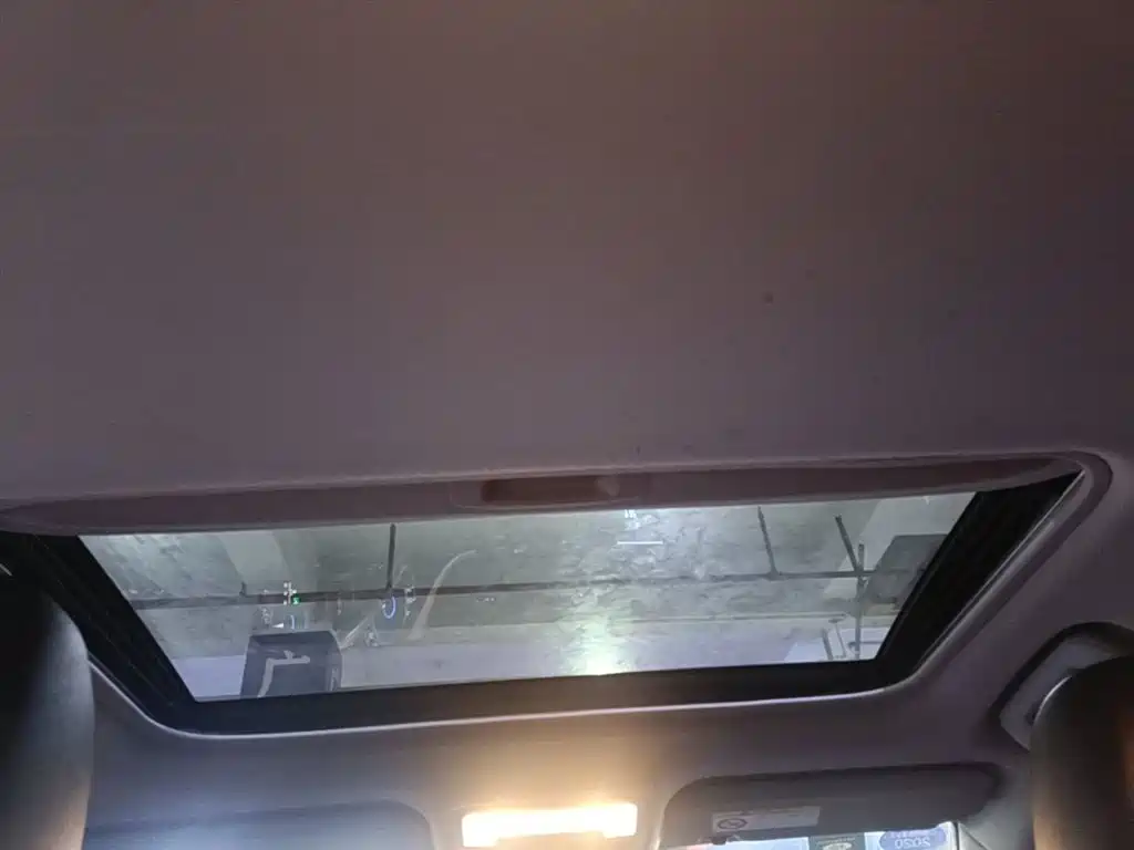 Toyota Corolla 2018 Hybrid 1.8L E-CVT Smart Edition фото 18