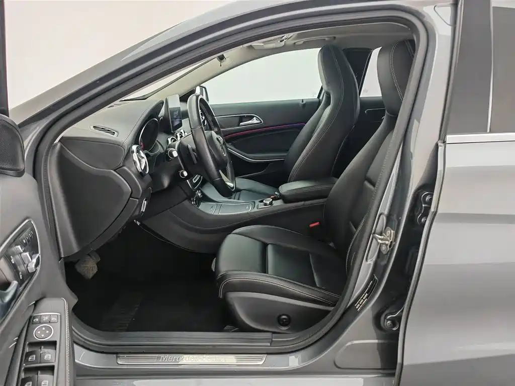 Mercedes-Benz GLA 2018 GLA 200 Fashion фото 10