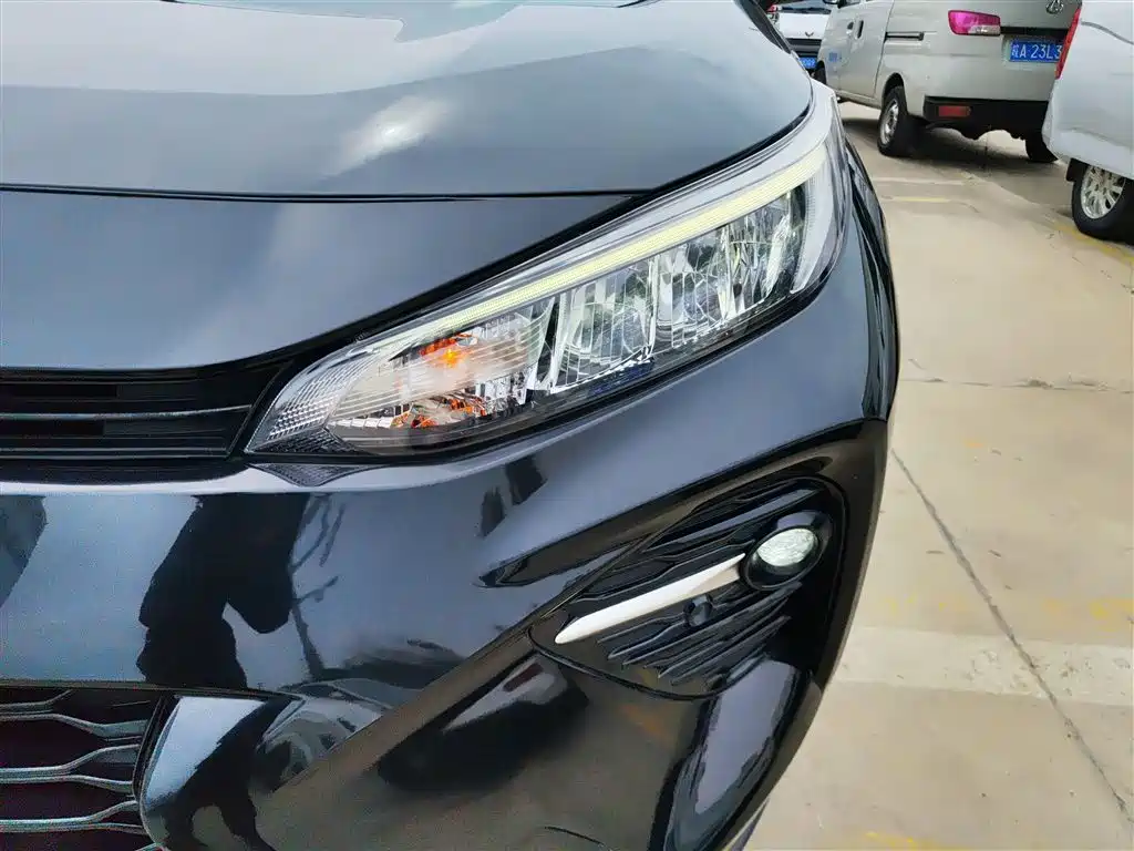 Toyota Wildlander 2022 2.0L CVT FWD Luxury PLUS Edition фото 18