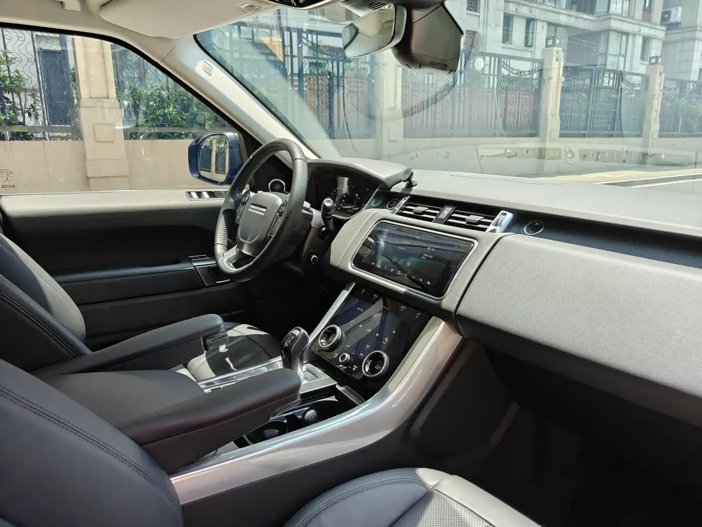 Land Rover Range Rover Sport PHEV 2022 P400e SE фото 14