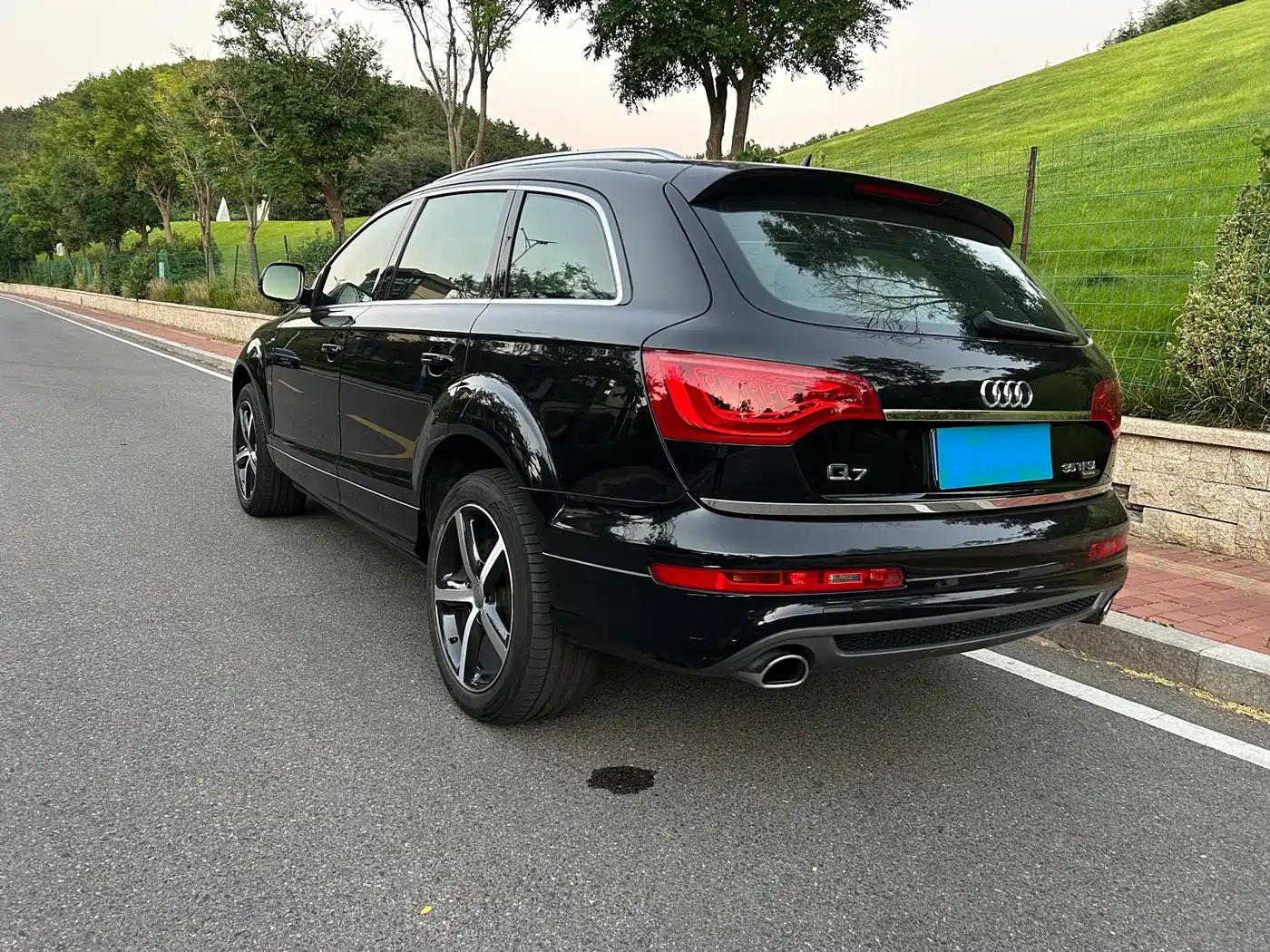 Фото 4 - Audi Q7