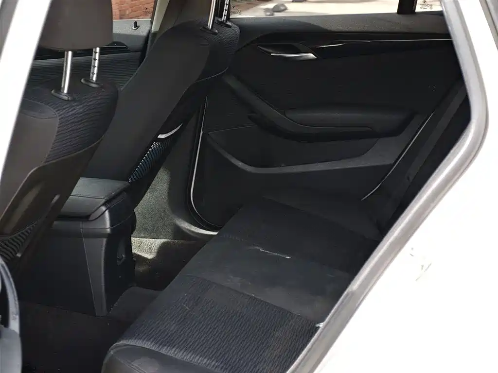 BMW X1 2015 Model sDrive18i Fashion Advanced Edition фото 14