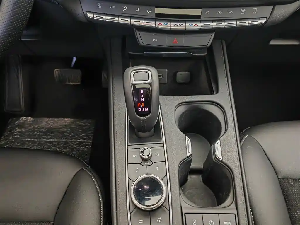Cadillac XT4 2018 Model 28T 2WD Technology фото 13