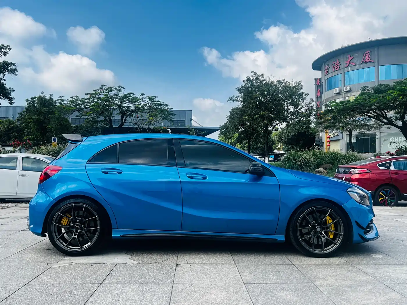 Mercedes-Benz A-Class AMG (Import) 2016 AMG A 45 4MATIC фото 4