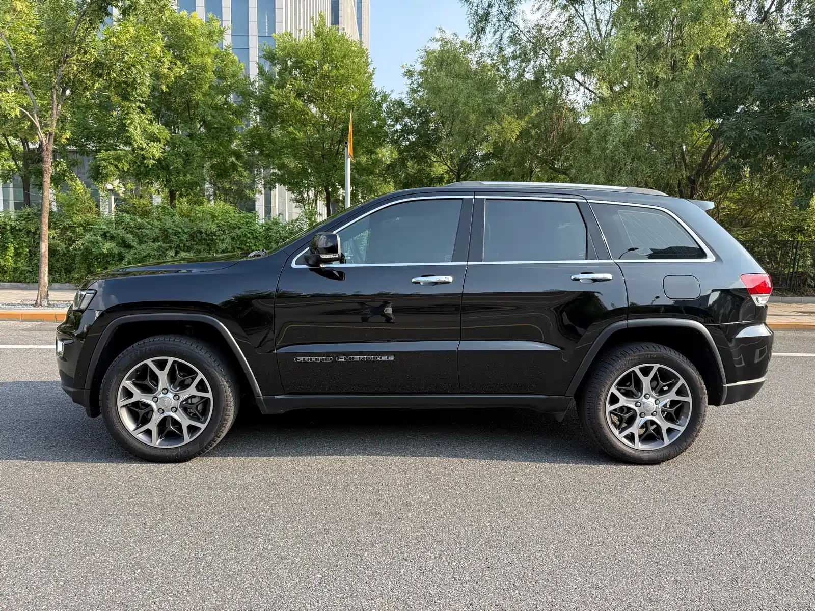 Фото 5 - Jeep Grand Cherokee (Import)