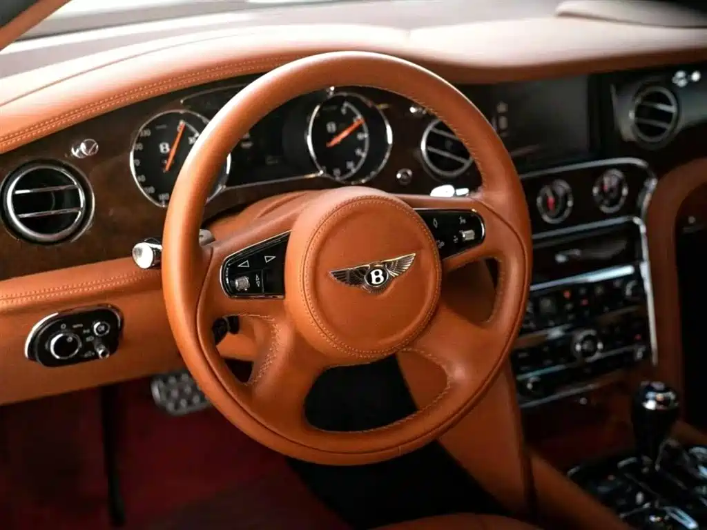 Bentley Mulsanne 2013 6.8T Mulliner Special Edition фото 6