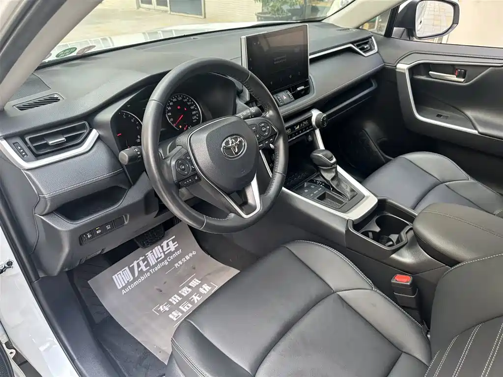 Toyota Wildlander 2022 2.0L CVT FWD Luxury PLUS Edition фото 14