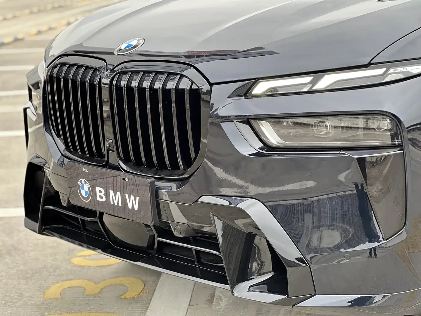 BMW X7 2023 xDrive40i Executive M Sport Package фото 13