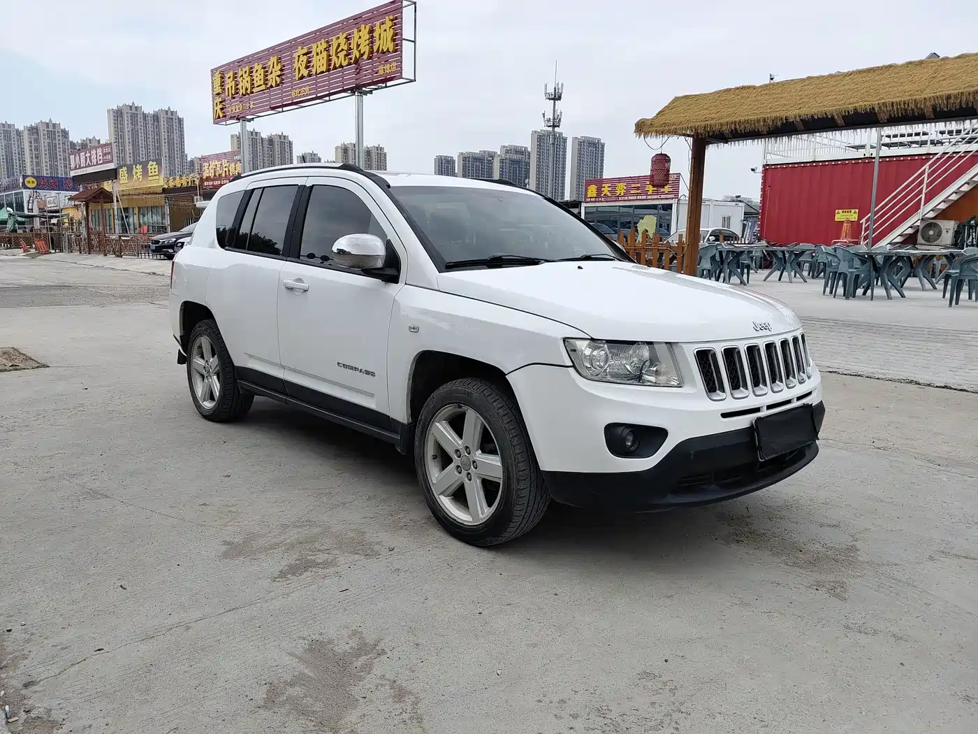 Photo 3 - Jeep Compass (Import)
