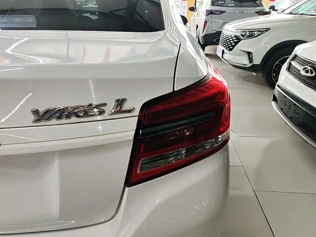 Toyota YARiS L Zhi Xiang 2017 1.5E CVT Charming Edition фото 8