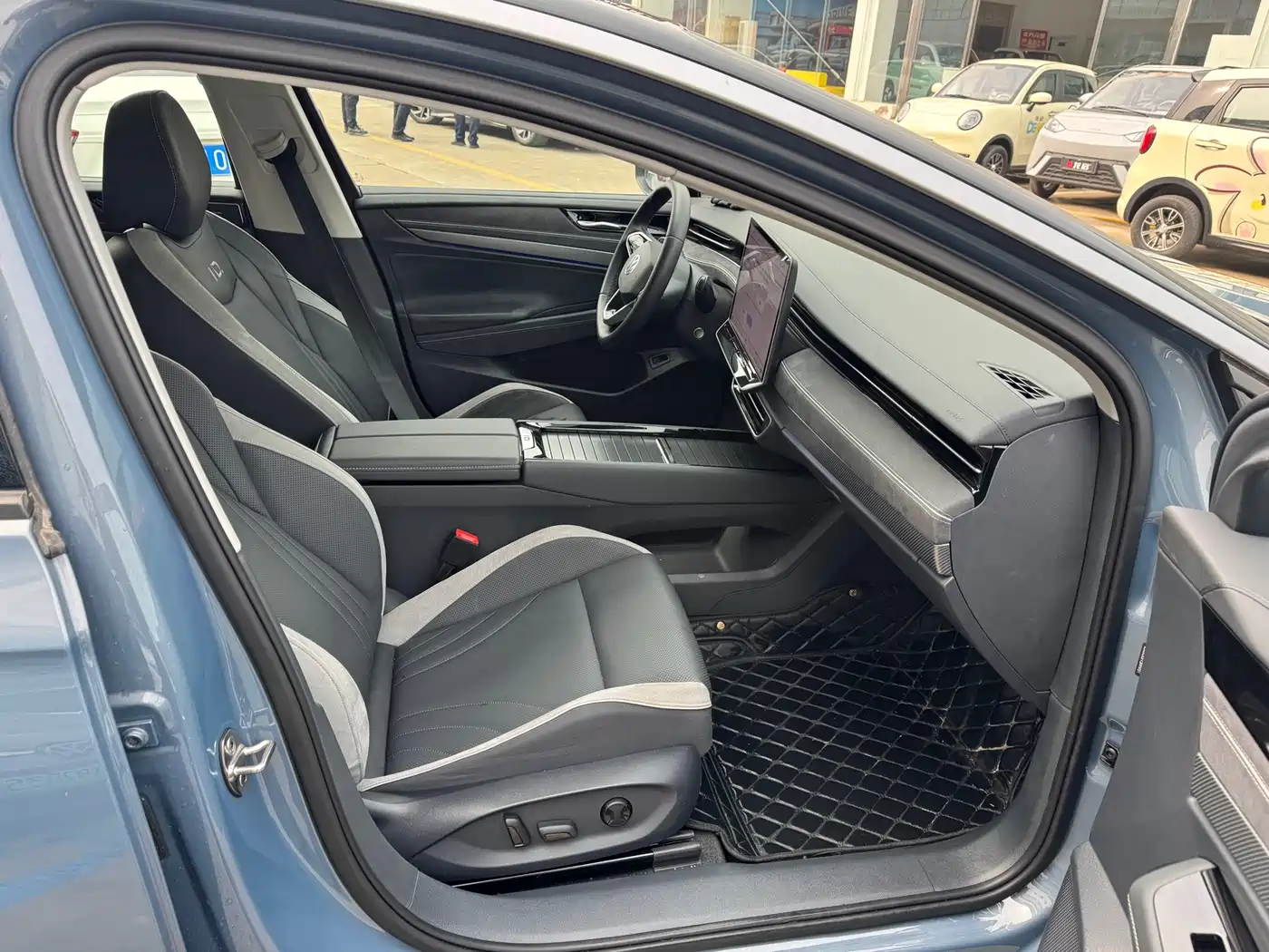 VOLKSWAGEN ID.7 VIZZION