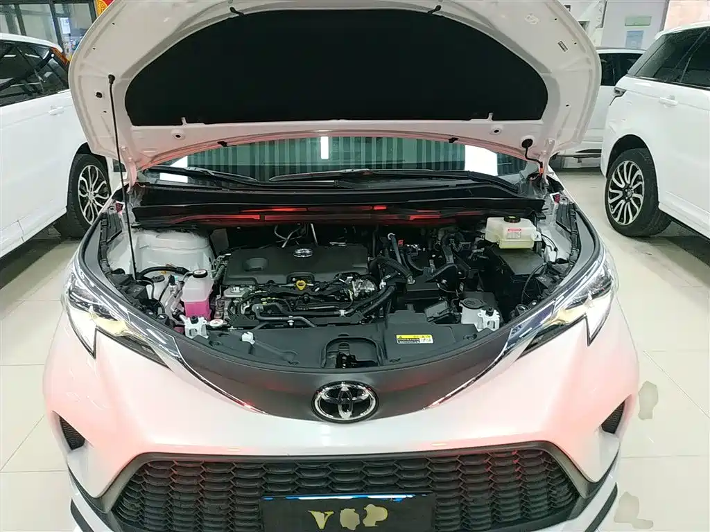 Toyota Granvia 2024 2.5L Hybrid Comfort фото 20