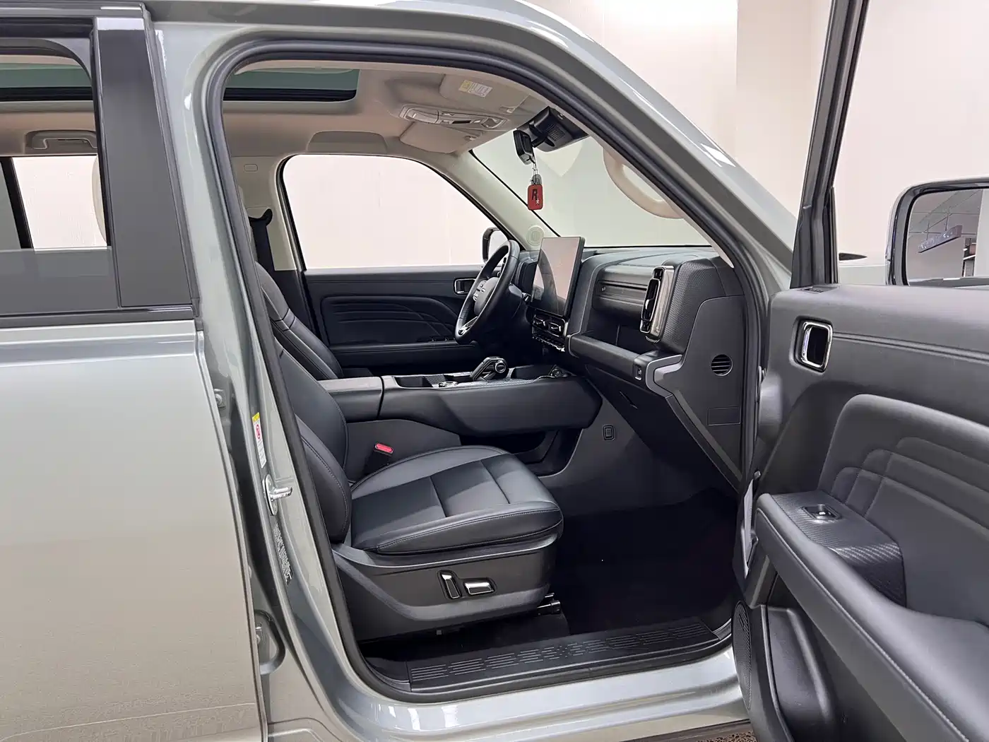 Haval Meng Long NEV 2023 Hi4 102 Explorer Edition фото 30
