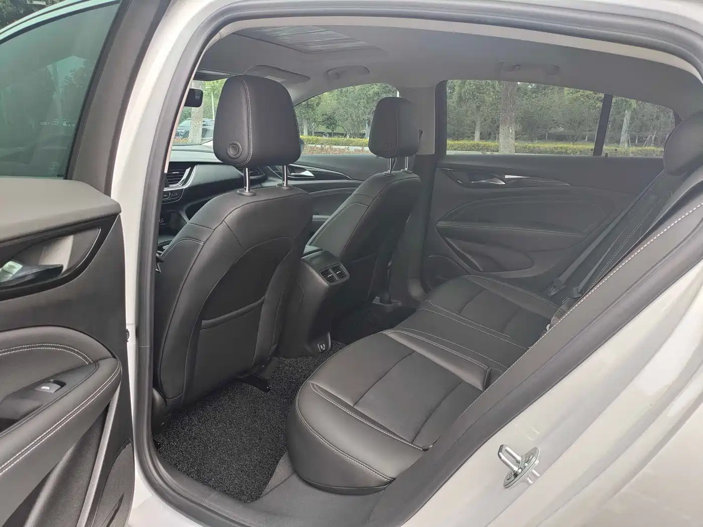 Buick Regal 2024 Facelift 28T Ultimate Enjoy Edition фото 9