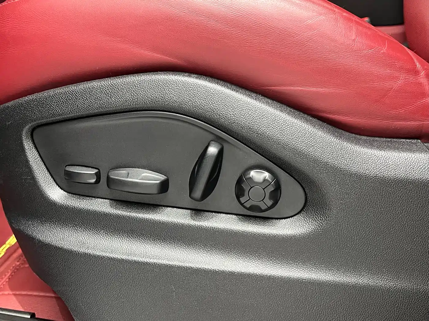 Porsche Cayenne New Energy 2023 Cayenne E-Hybrid 2.0T Platinum Edition фото 22