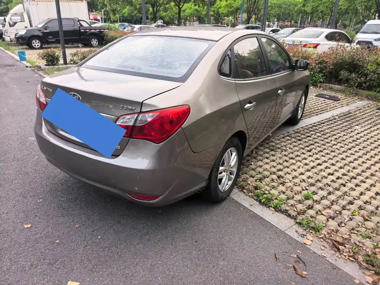 Hyundai Elantra 2011 1.6L Automatic Luxury фото 6