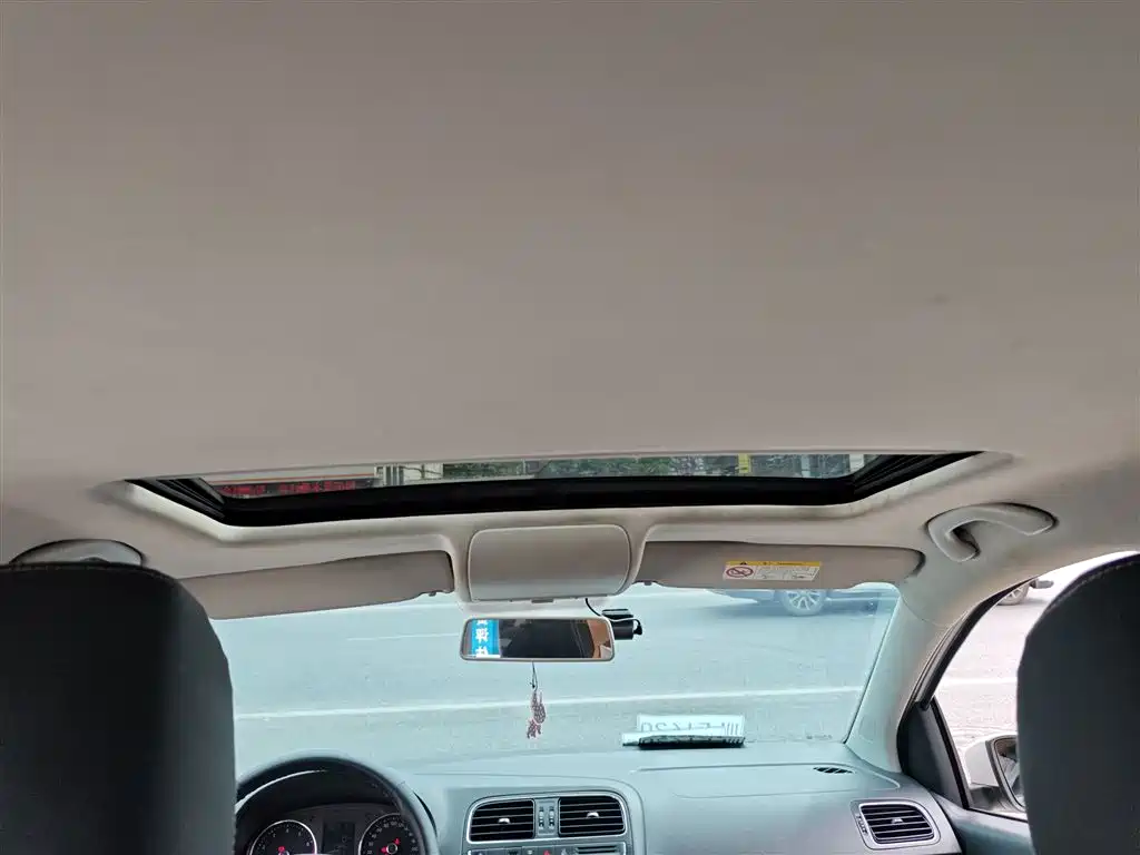 Volkswagen Polo 2018 1.5L Auto Comfort фото 18