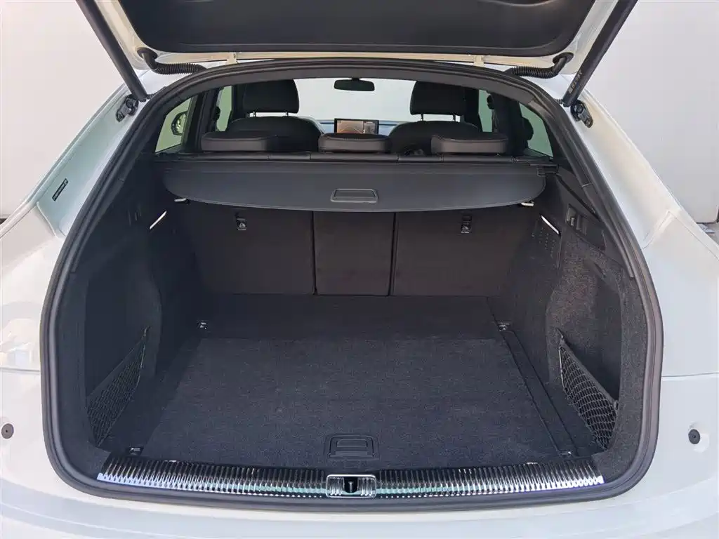 AUDI Q5L SPORTBACK