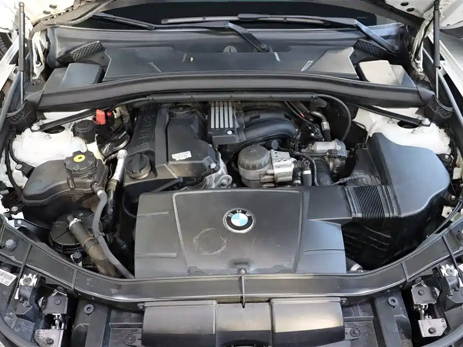 BMW X1 2012 sDrive18i Luxury Model фото 21