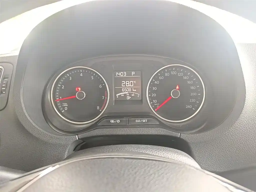 Volkswagen Polo 2016 1.6L Automatic Comfort фото 12
