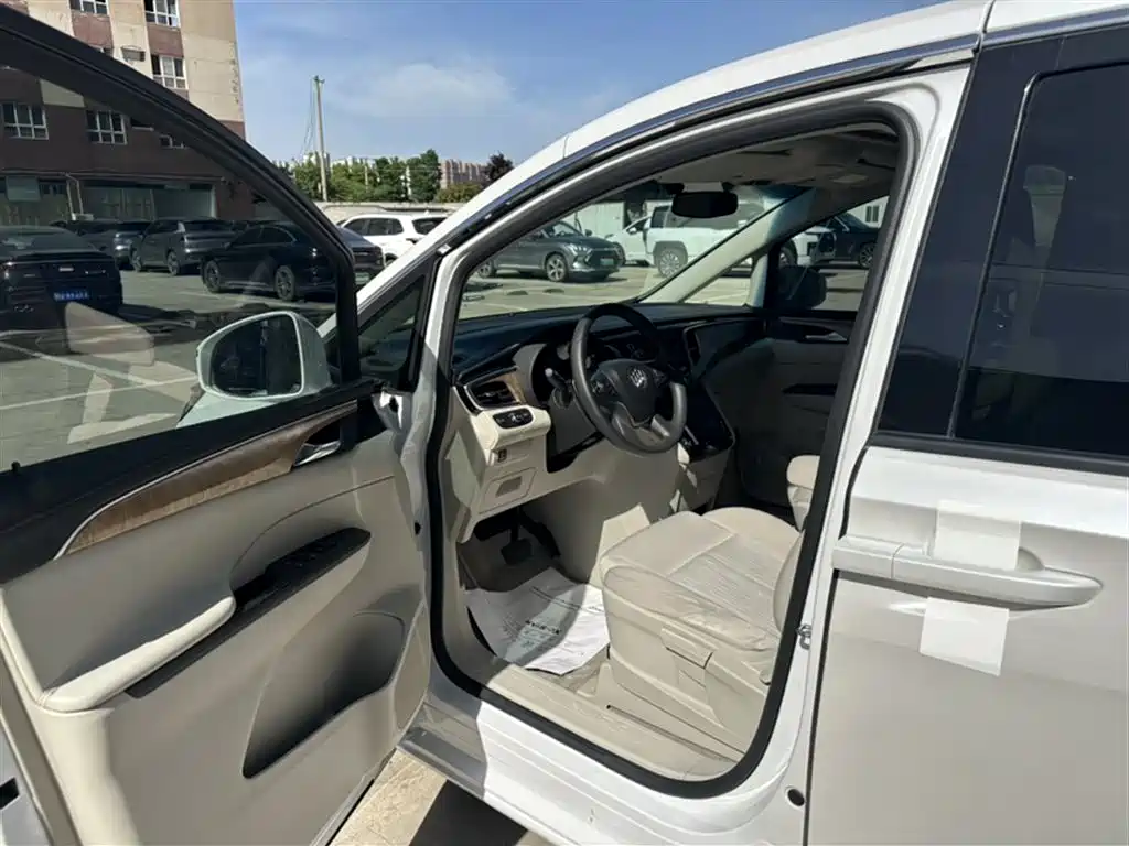 Buick GL8 2017 ES 28T Comfort Type China V фото 19