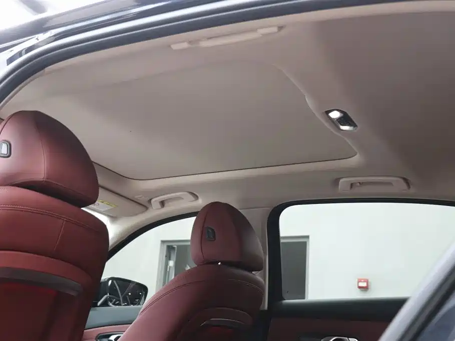 BMW 3 Series 2025 330Li M Sport Night Edition фото 22