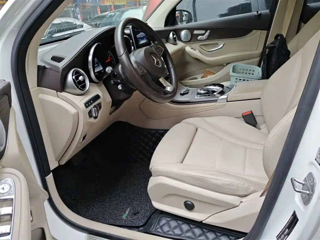 Mercedes-Benz GLC 2017 GLC 300 4MATIC Dynamic фото 8