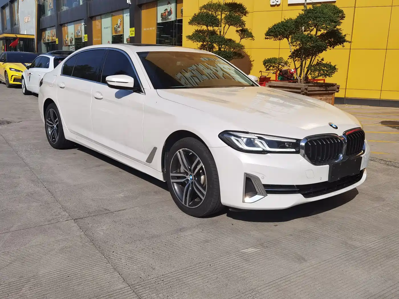 BMW 5 Series 2023 530Li Leading Luxury Package фото 2