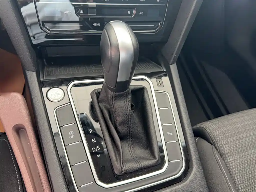 Volkswagen Weilan 2021 2.0T Comfort Edition фото 9