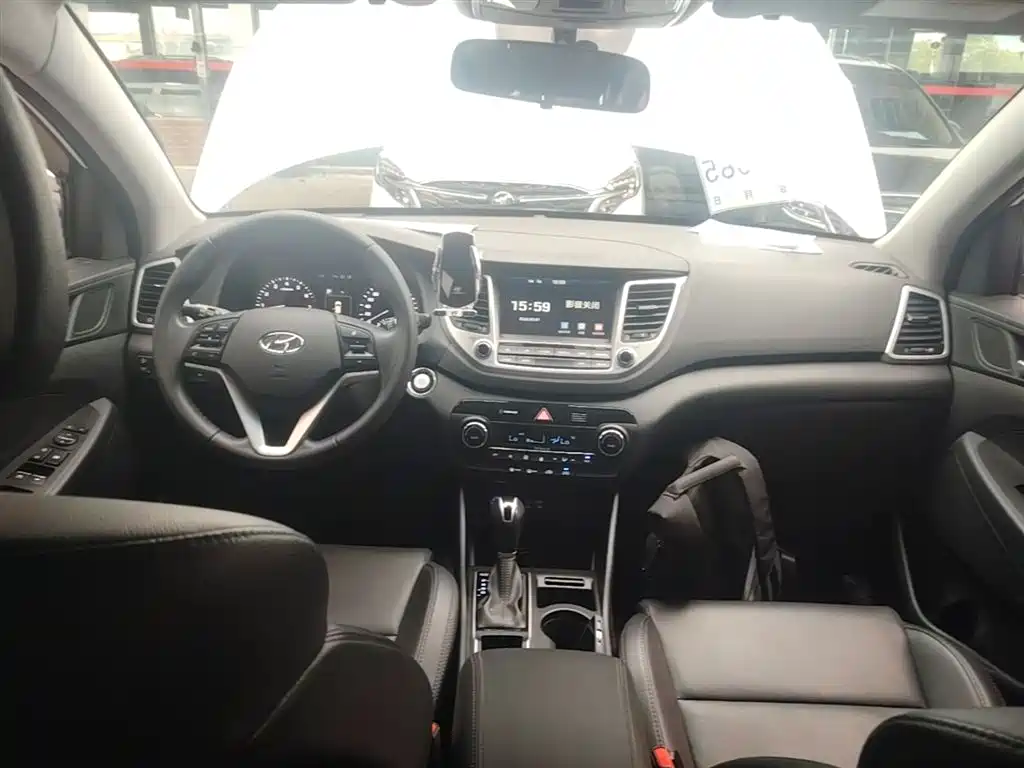 Hyundai Tucson 2015 1.6T Dual Clutch 2WD Smart фото 10