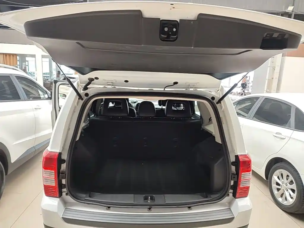 Jeep Patriot 2015 2014 2.0L Sport Enhanced Edition