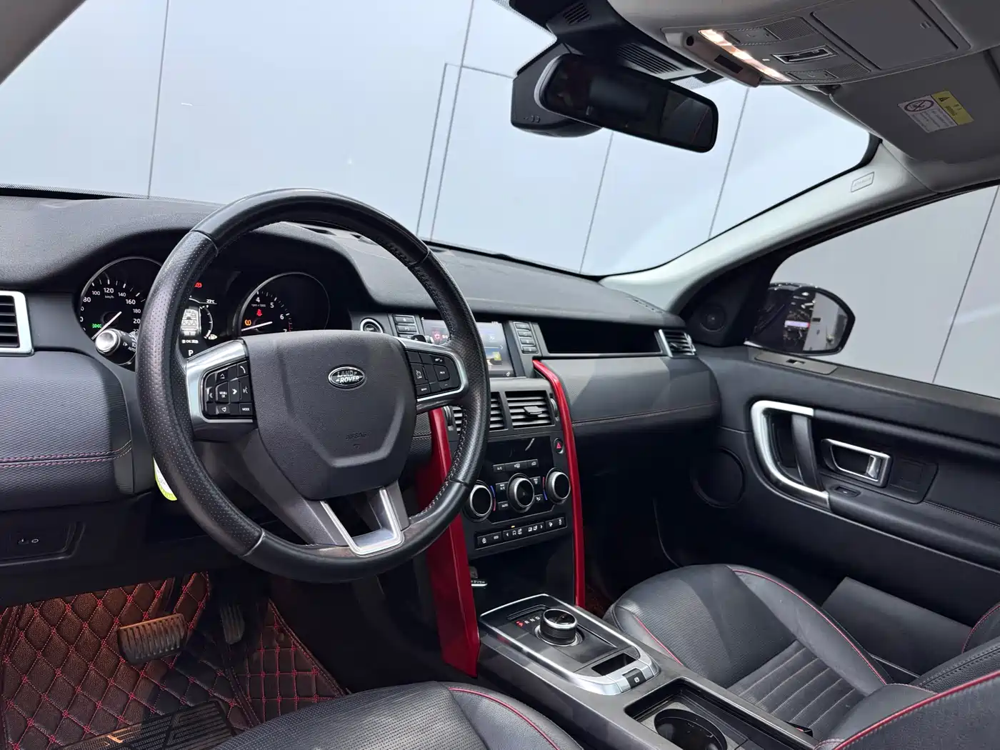 Land Rover Discovery Sport 2019 240PS SE Dynamic Edition China V фото 8