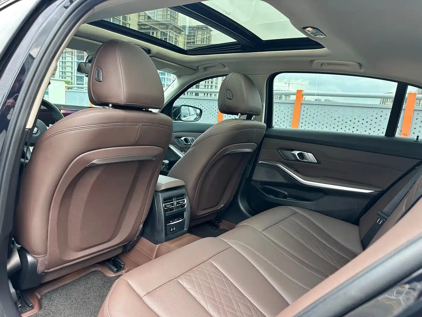 BMW 3 Series 2024 325Li M Sport Package фото 6