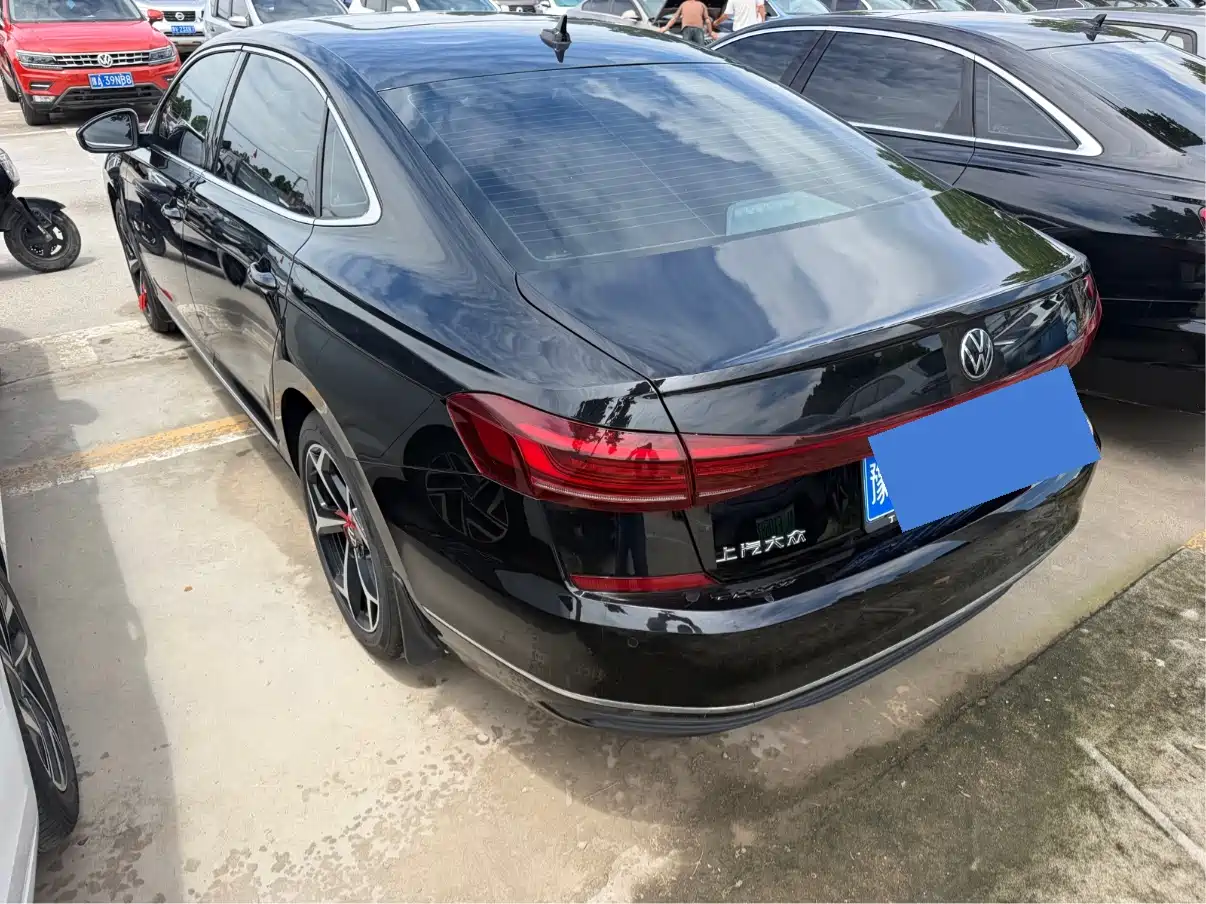 VOLKSWAGEN PASSAT