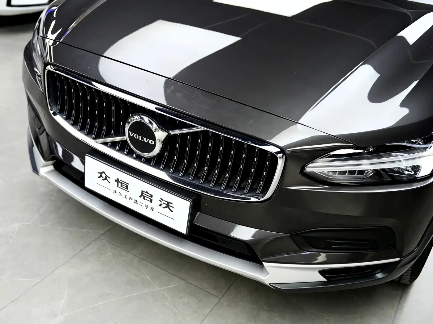Volvo V90 2023 2024 Cross Country B5 AWD Wisdom Edition