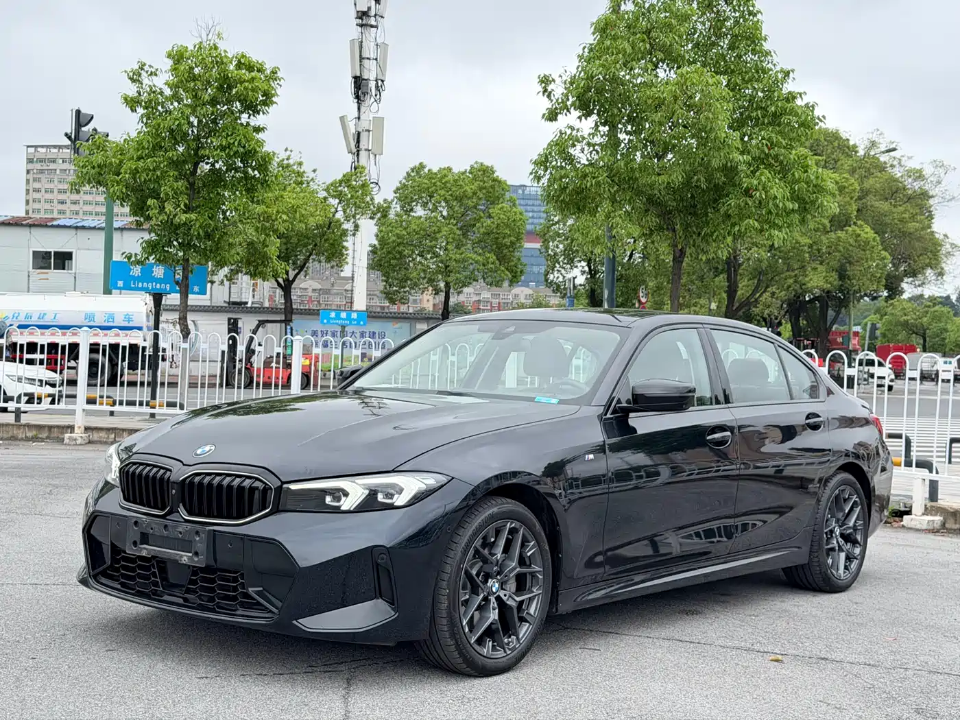 BMW 3 Series 2025 330Li M Sport Night Edition