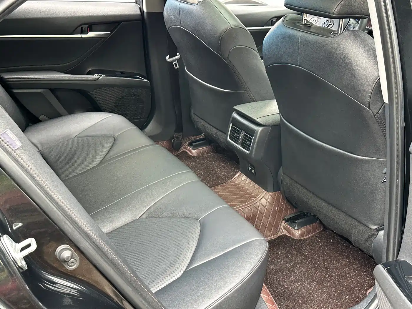 Toyota Camry 2021 2.5G Luxury Edition фото 13
