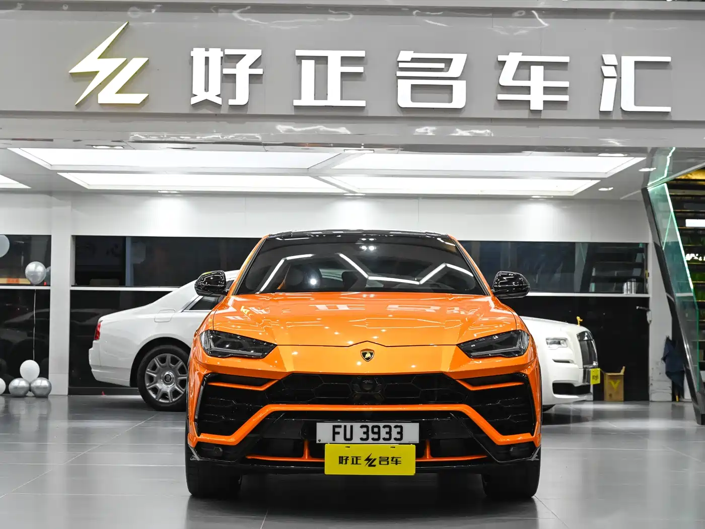 LAMBORGHINI URUS