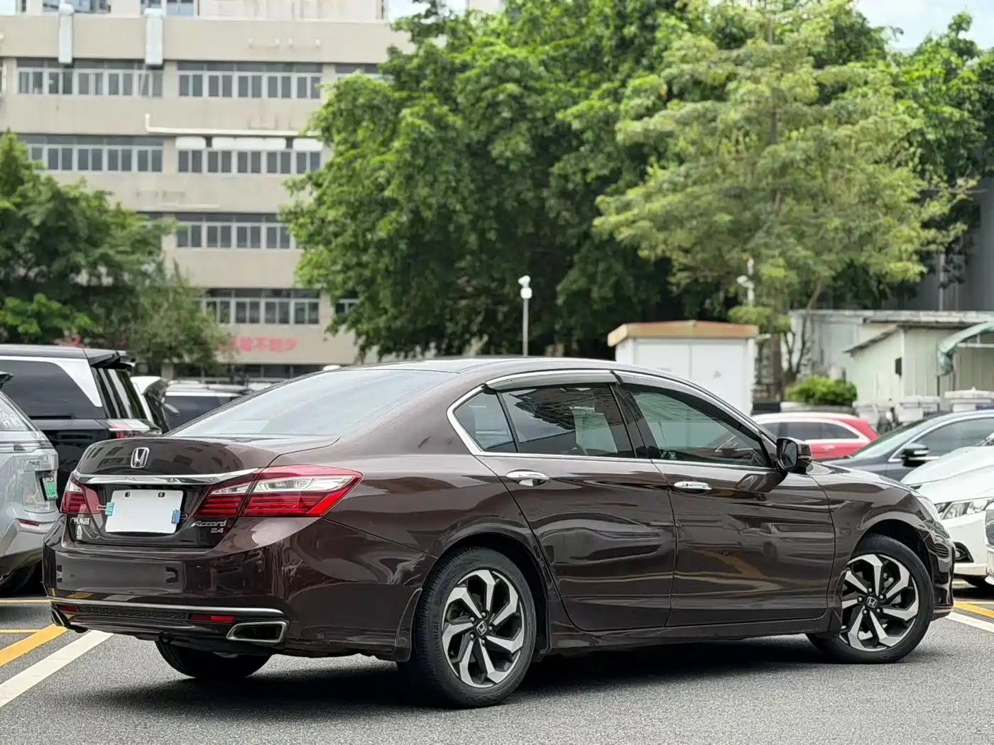 Фото 12 - Honda Accord