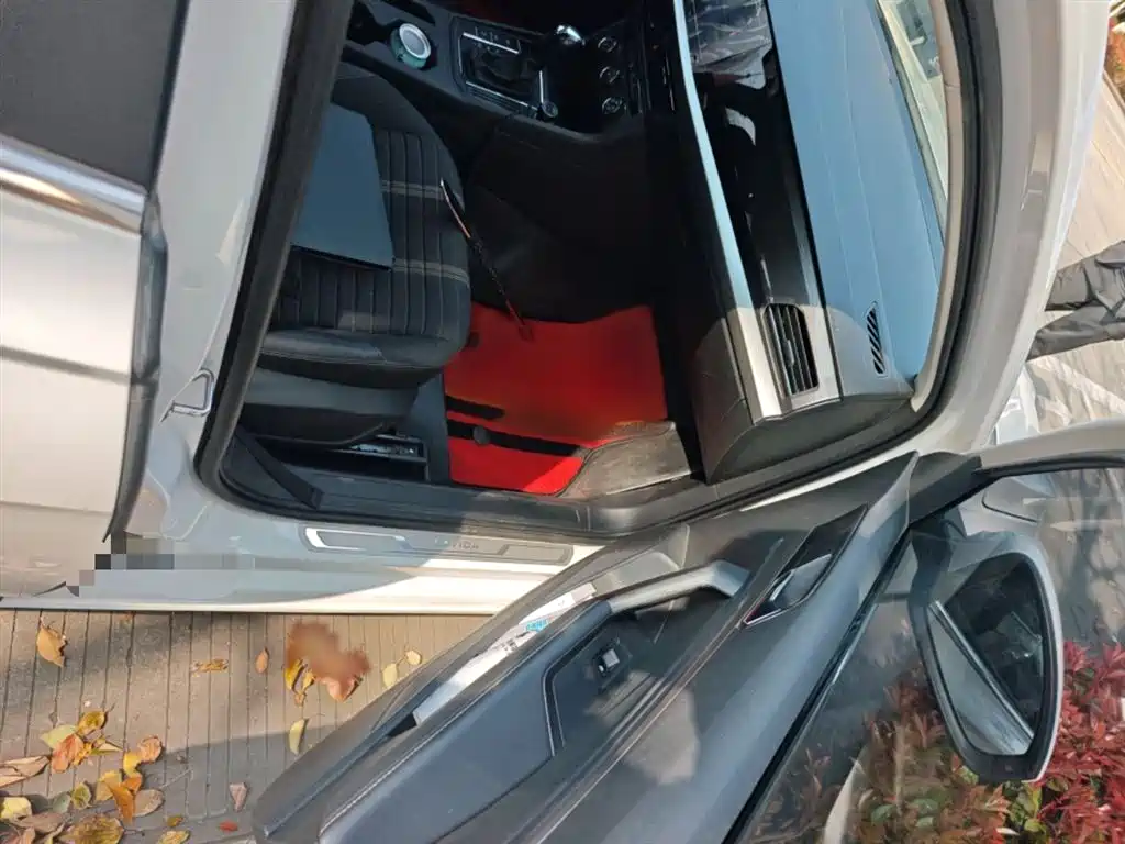 Volkswagen Lavida 2022 1.5L Auto Vision Edition фото 20