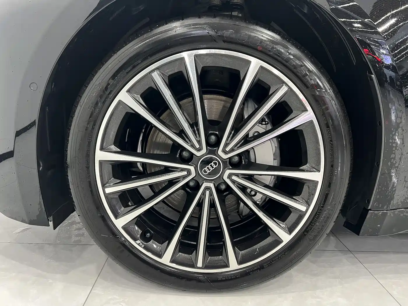 Audi A6L New Energy 2022 55 TFSI e quattro фото 5