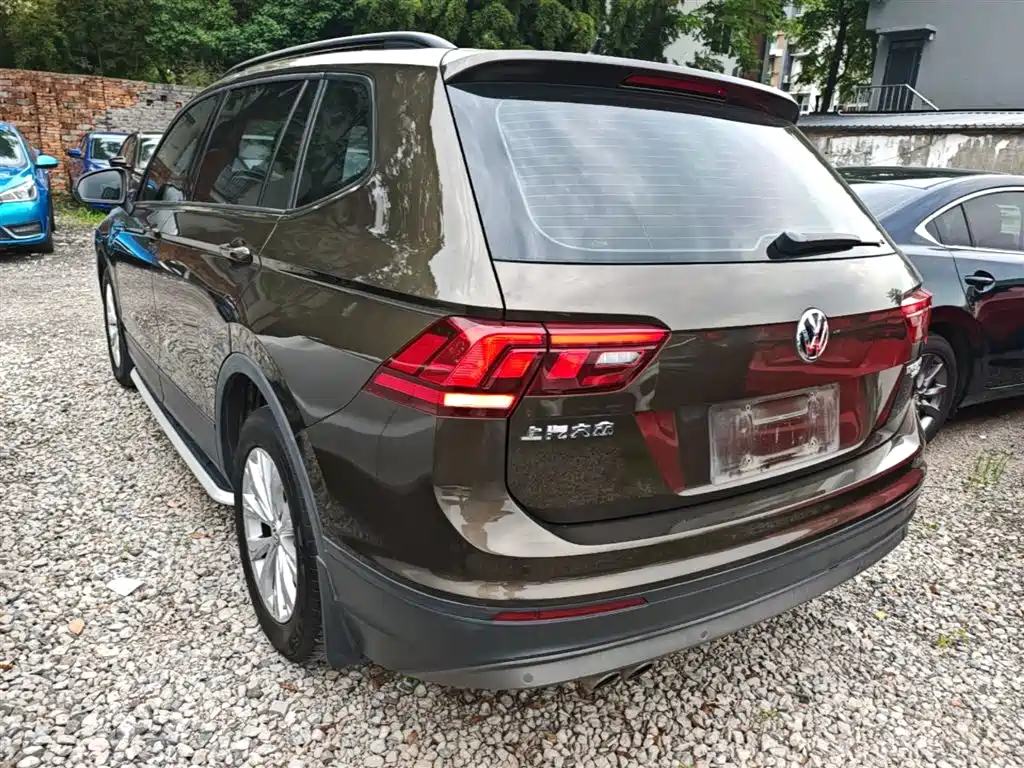 Volkswagen Tiguan L 2018 Facelift 330TSI Automatic 2WD Trend Edition фото 5