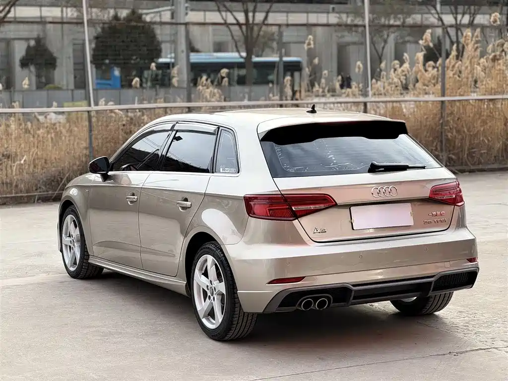 Audi A3 2018 30th Anniversary Sportback 35 TFSI Fashion фото 8