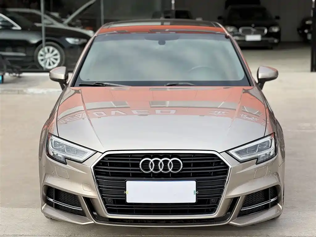Audi A3 2018 30th Anniversary Sportback 35 TFSI Fashion фото 2